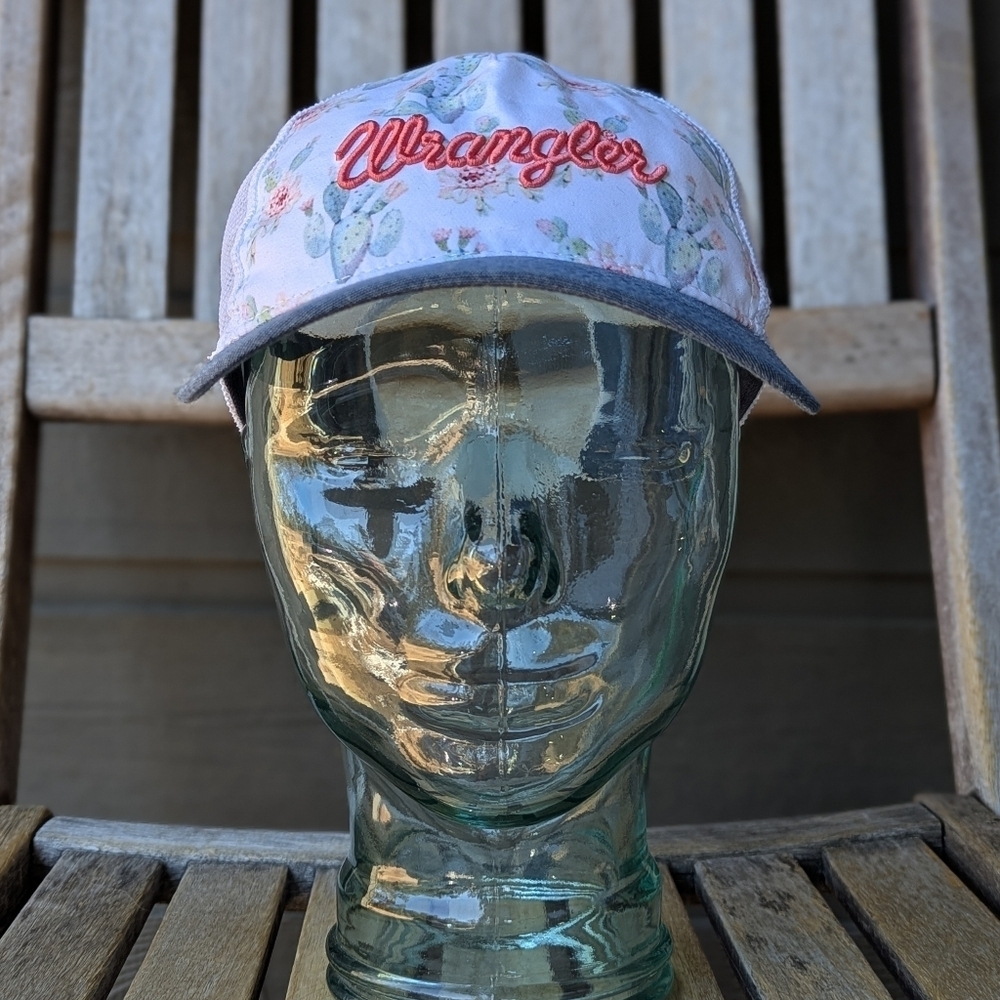 NWOT Wrangler Ladies Mirella Cactus Prickly Pear Trucker Cap White Blue Pink